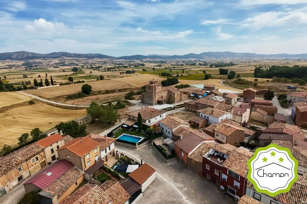 Vista exterior de Casa o chalet en venta en La Vid de Bureba  con Calefacción y Terraza