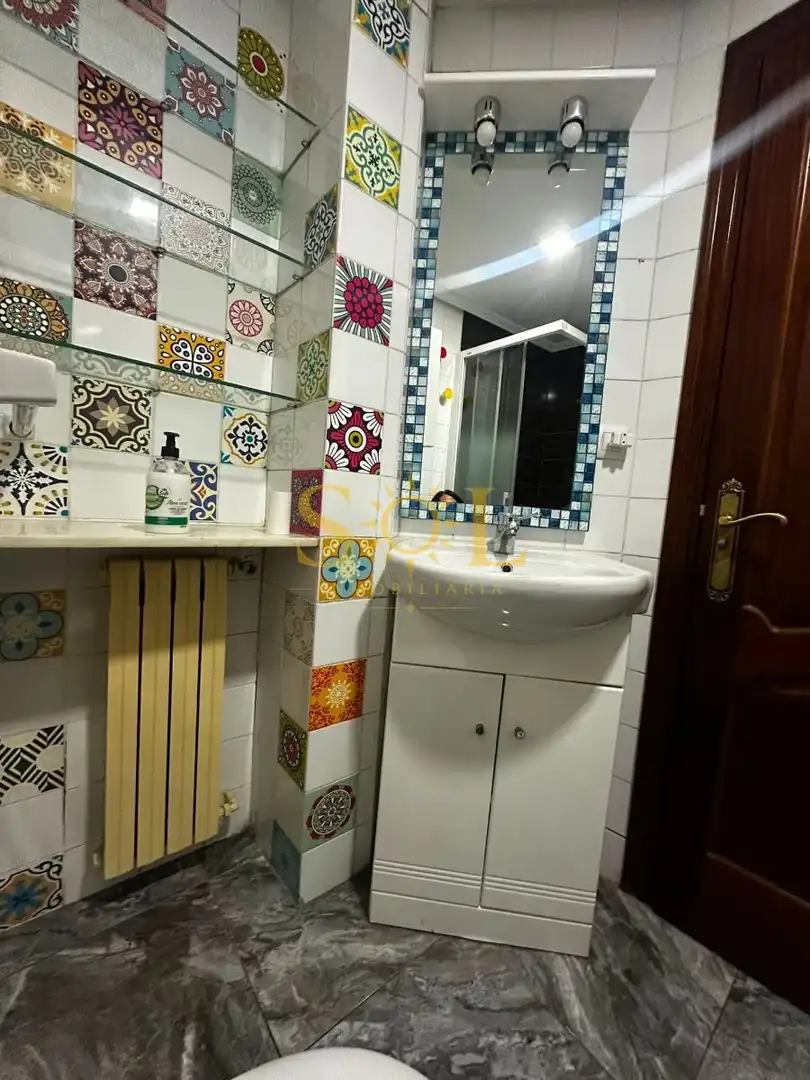Badezimmer von Wohnung zum Verkauf in León Capital  mit Parkett, Terrasse und Möbliert