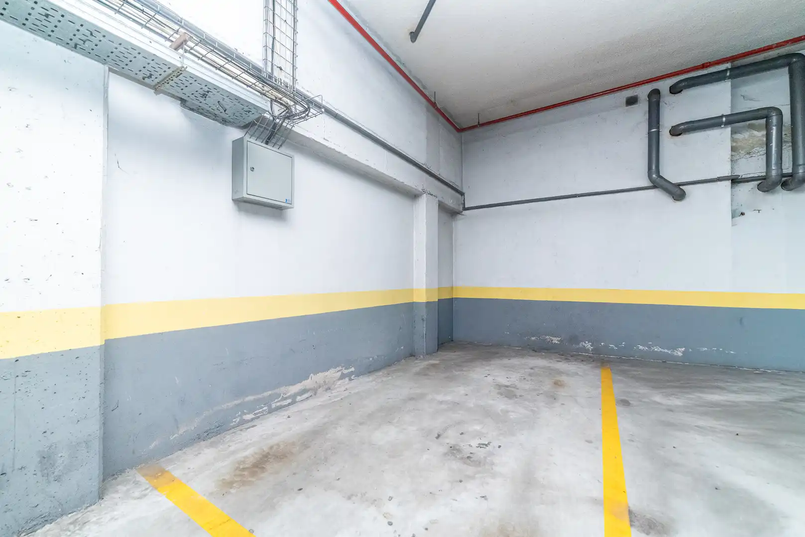 Parking de Dúplex en venta en Torrelodones con Aire acondicionado, Calefacción y Jardín privado