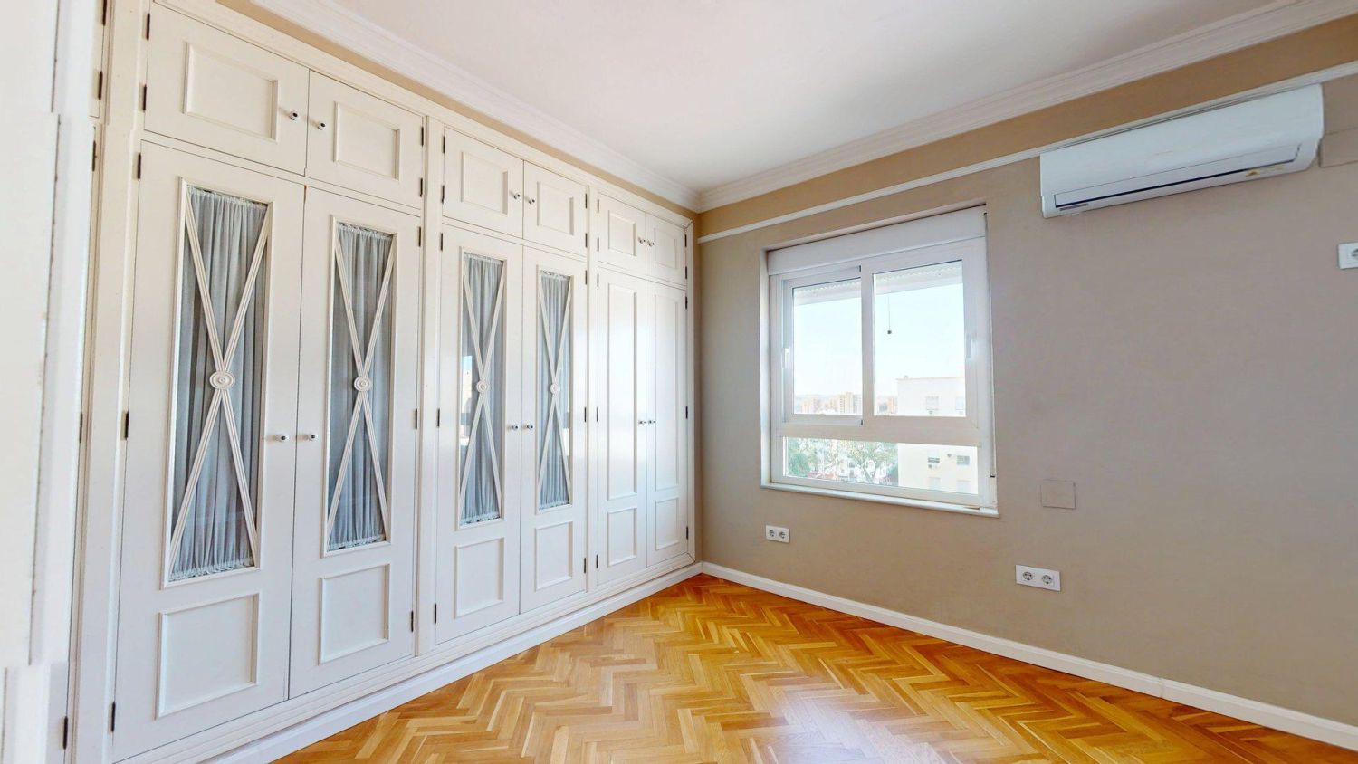 Bedroom of Flat to rent in  Sevilla Capital  with Air Conditioner and Terrace