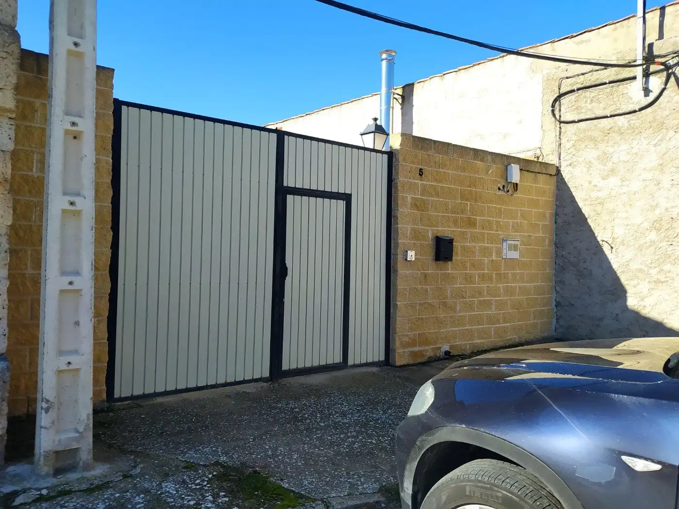 Vista exterior de Casa o chalet en venta en Cozuelos de Fuentidueña con Calefacción, Jardín privado y Piscina