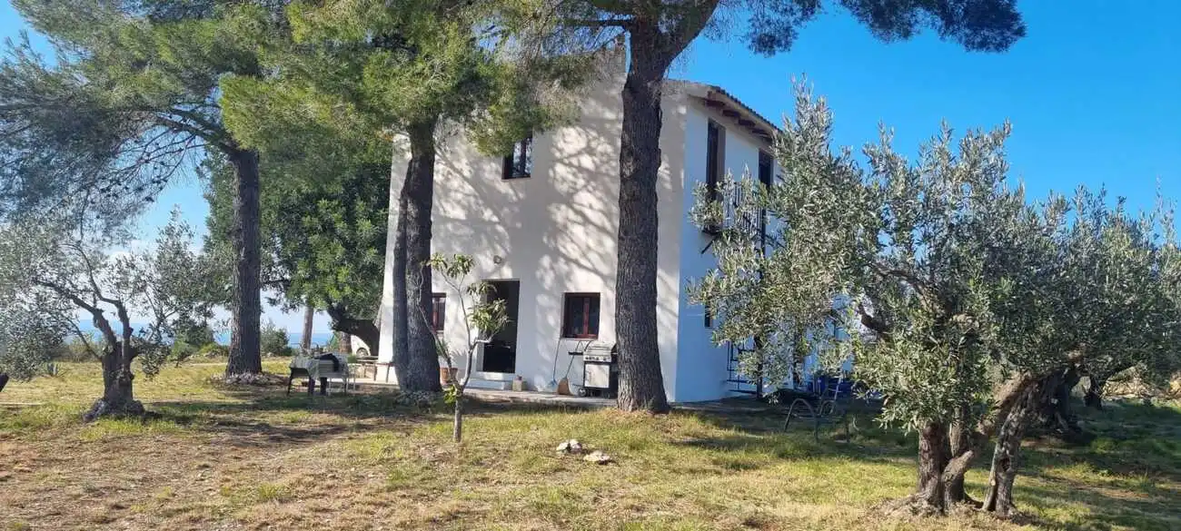 Country house with pool for sale in Xàtiva