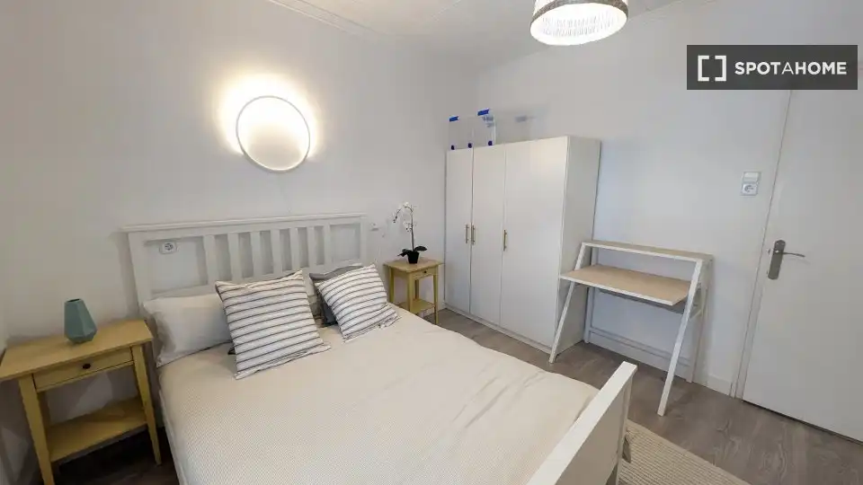 Habitación de Apartamento para compartir en Barcelona con Aire acondicionado, Terraza y Amueblado