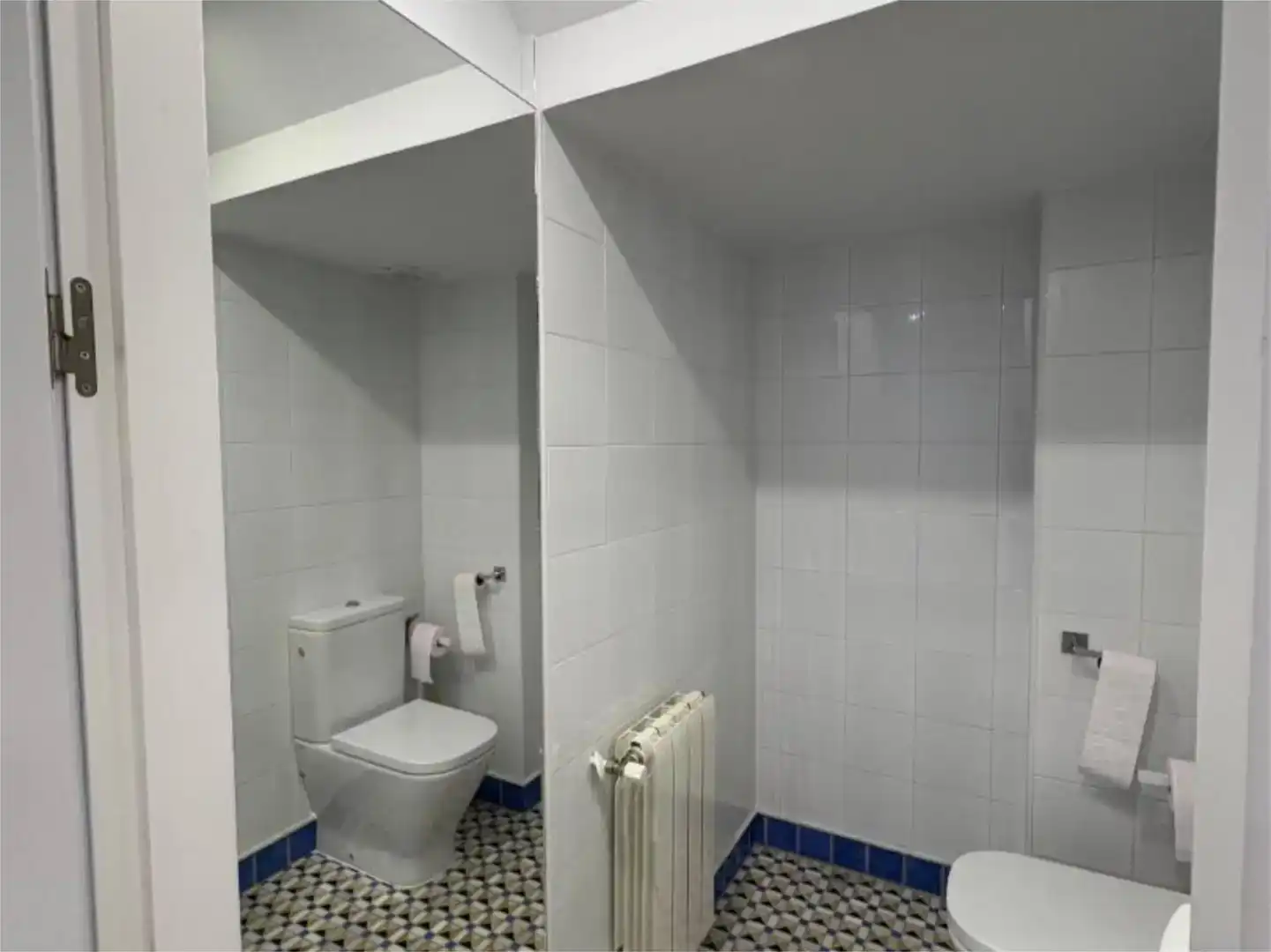 Bathroom of Flat for sale in El Carpio  with Air Conditioner and Balcony