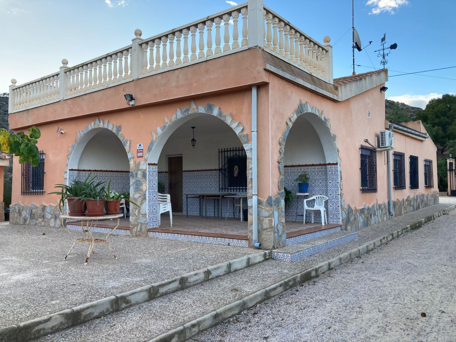Exterior view of Country house for sale in Hondón de las Nieves / El Fondó de les Neus  with Heating, Private garden and Swimming Pool
