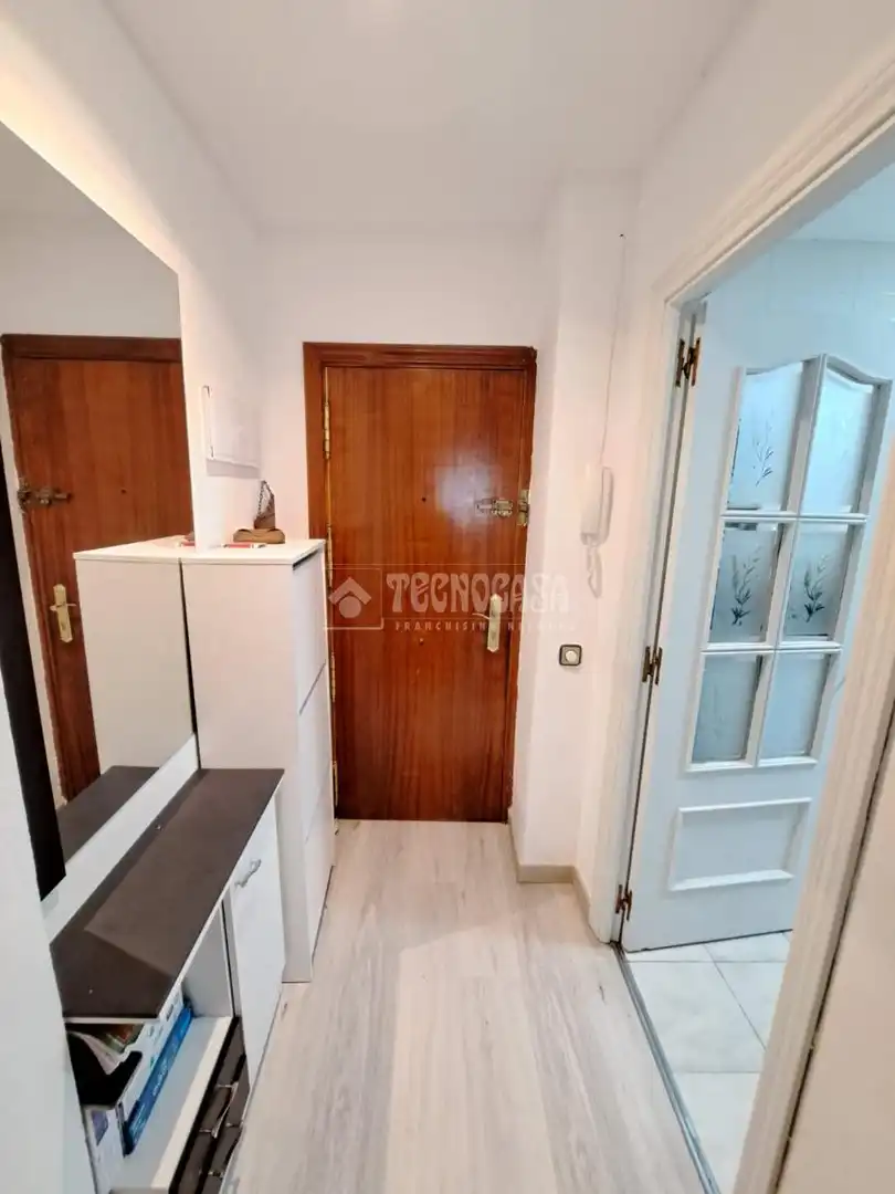 Wohnung zum Verkauf in Parla mit Klimaanlage und Terrasse