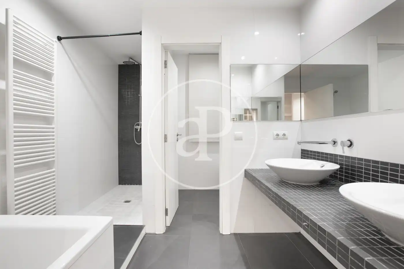 Badezimmer von Wohnung zum Verkauf in Valencia mit Klimaanlage, Heizung und Terrasse