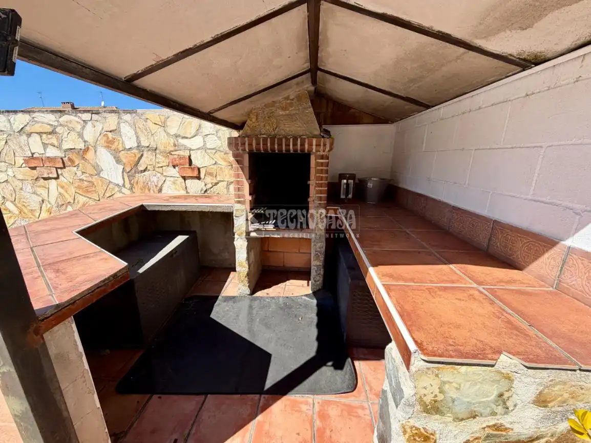 Casa adosada en venta en Villanueva de la Torre