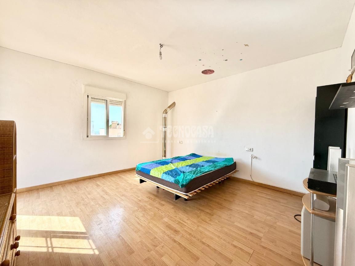 Dormitori de Casa o xalet en venda en  Almería Capital