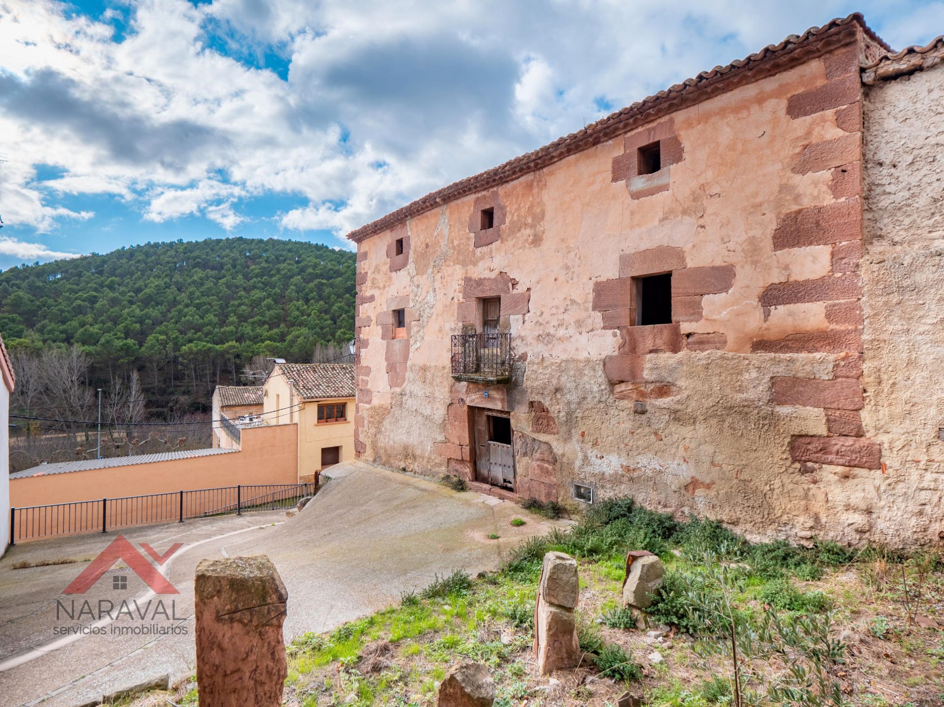 Exterior view of Country house for sale in Mues  with Balcony