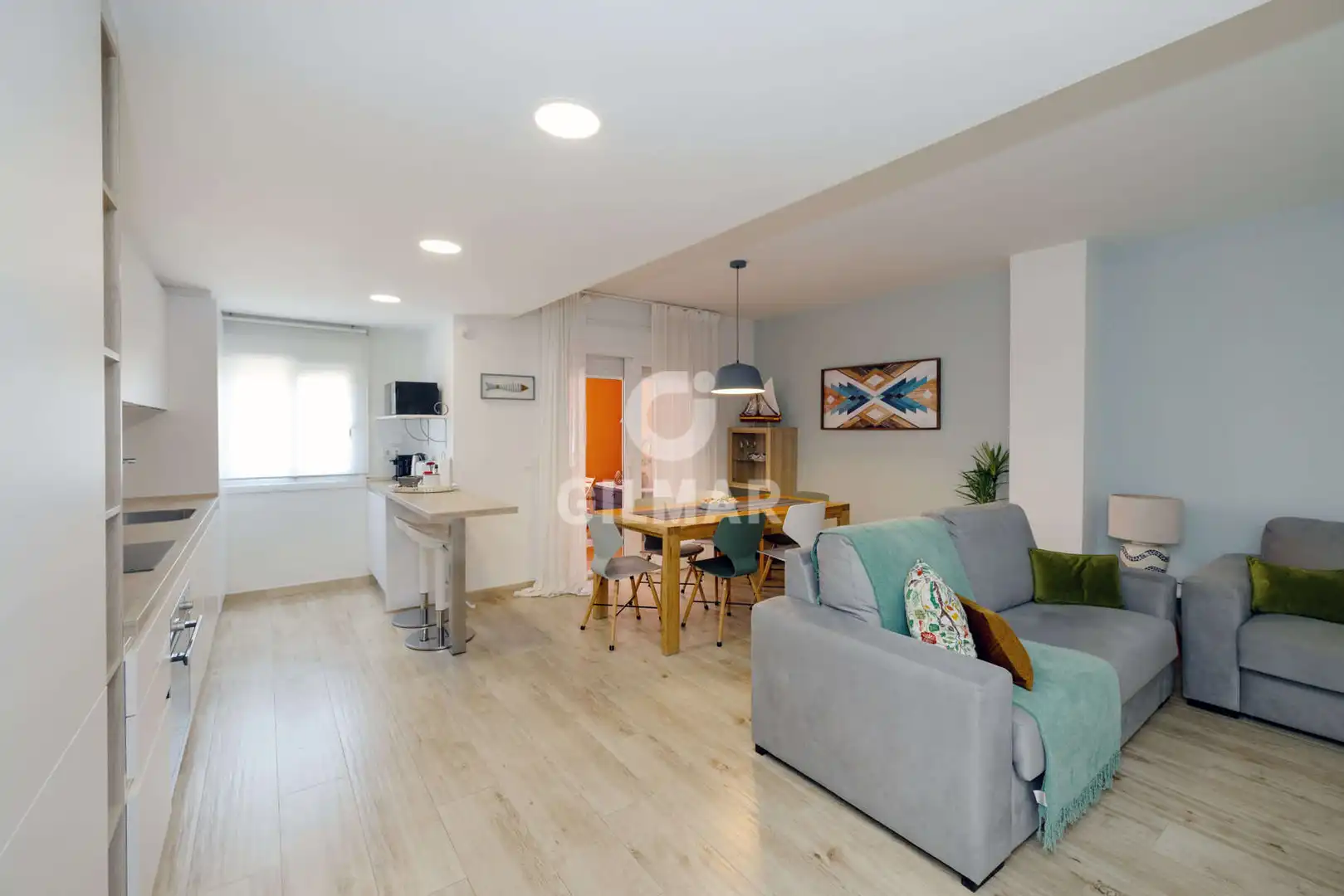 Sala d'estar de Apartament en venda en Estepona amb Calefacció, Jardí privat i Piscina