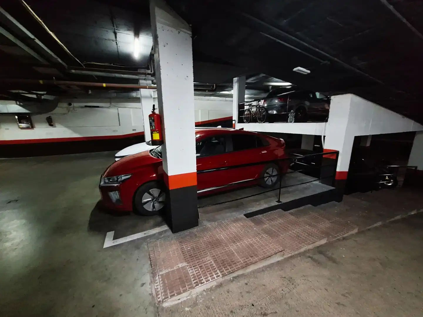 Parking de Piso de alquiler en Madrid con Aire acondicionado, Calefacción y Parquet