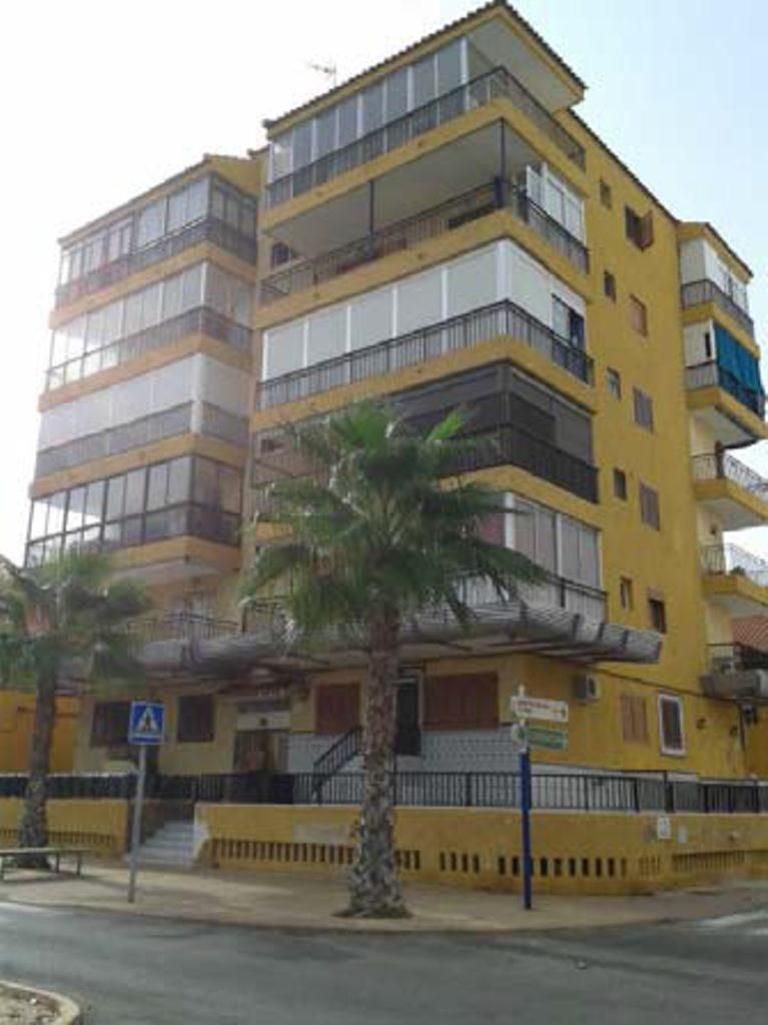 Vista exterior de Local en venta en Torrevieja