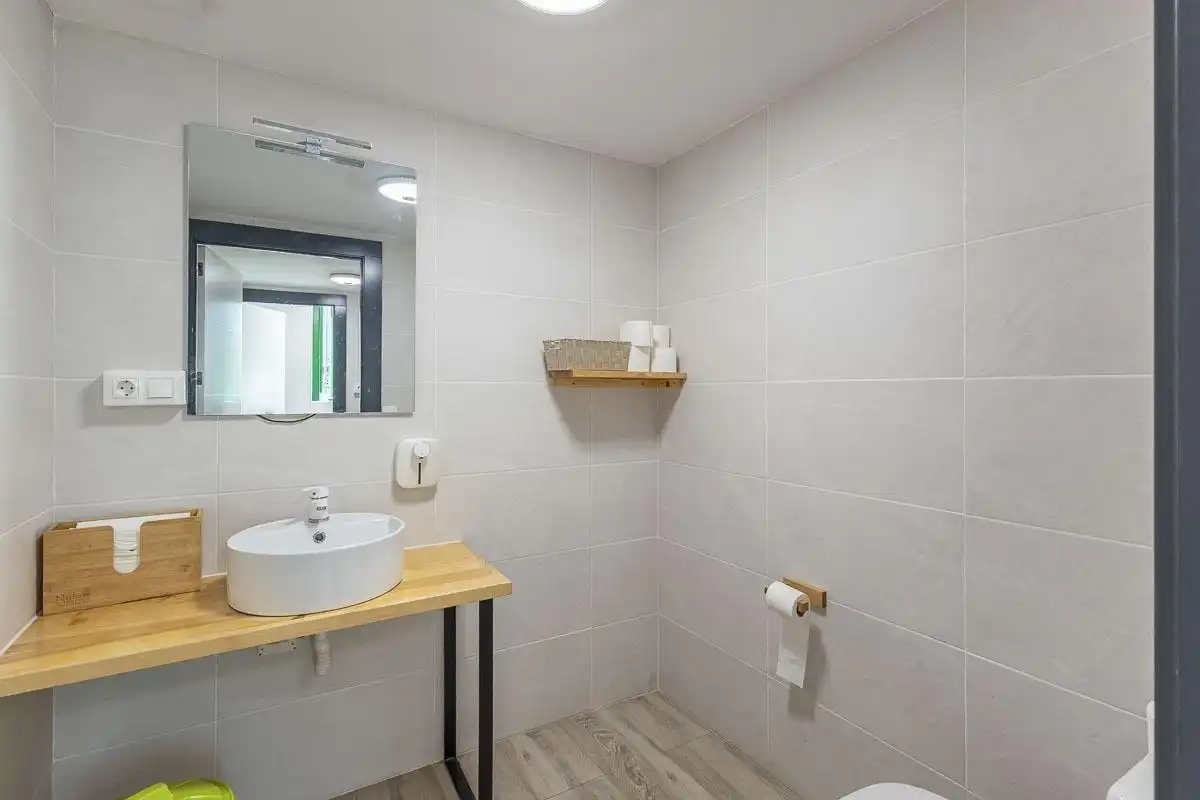 Baño de Local en venta en Almuñécar