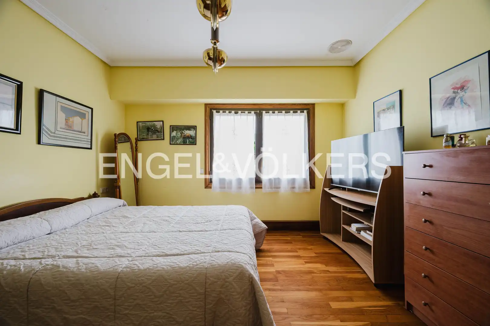 Bedroom of Houses for sale in Donostia - San Sebastián   with Air Conditioner, Heating and Private garden