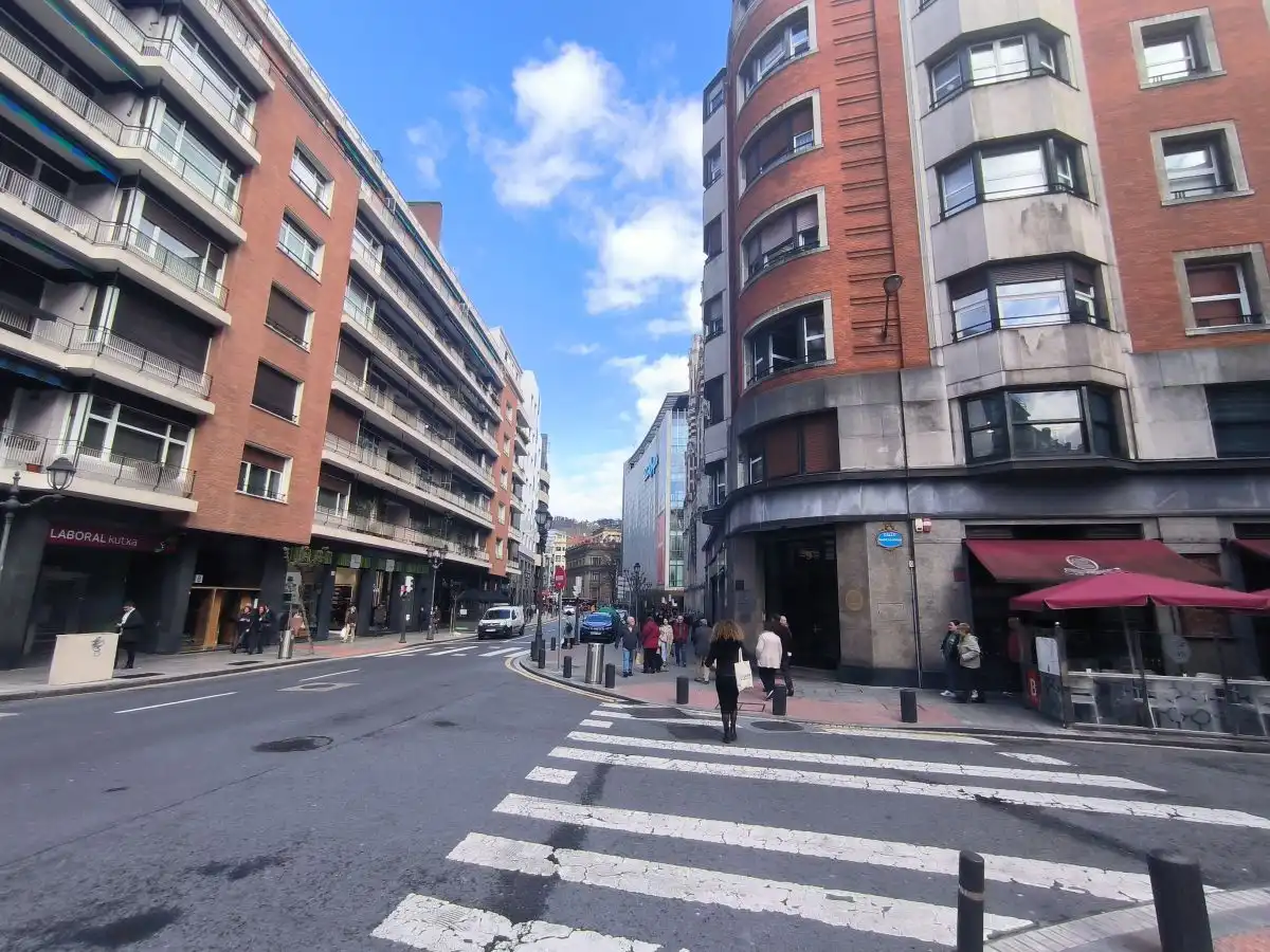 Oficina con ascensor en venta en Abando - Albia, imagen 24