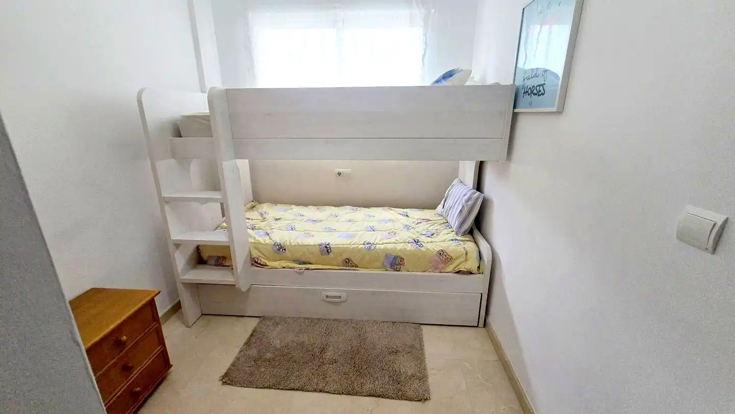Habitación de Apartamento de alquiler en Gandia con Aire acondicionado, Calefacción y Terraza