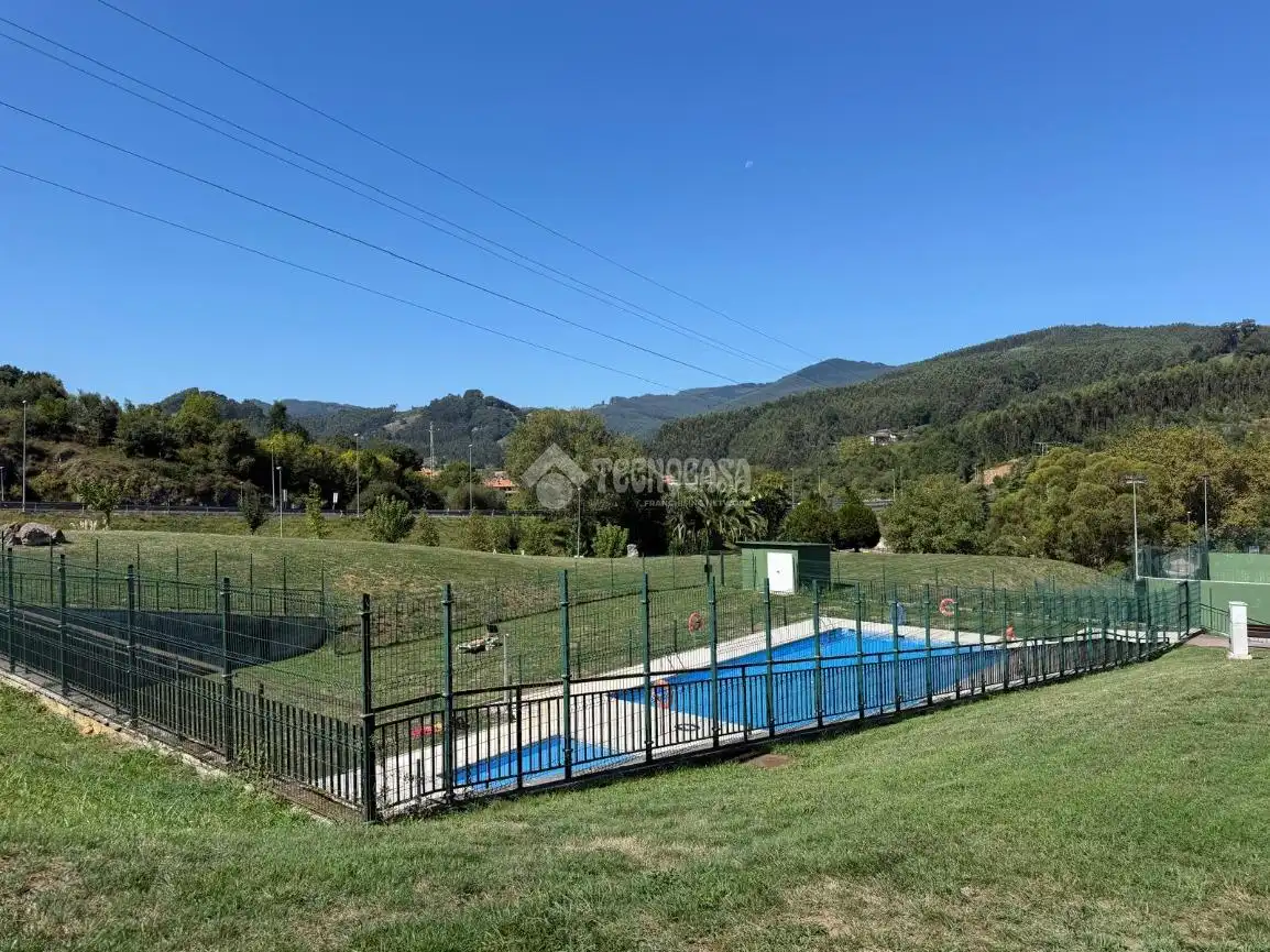 Piscina de Piso en venta en Castro-Urdiales con Piscina comunitaria