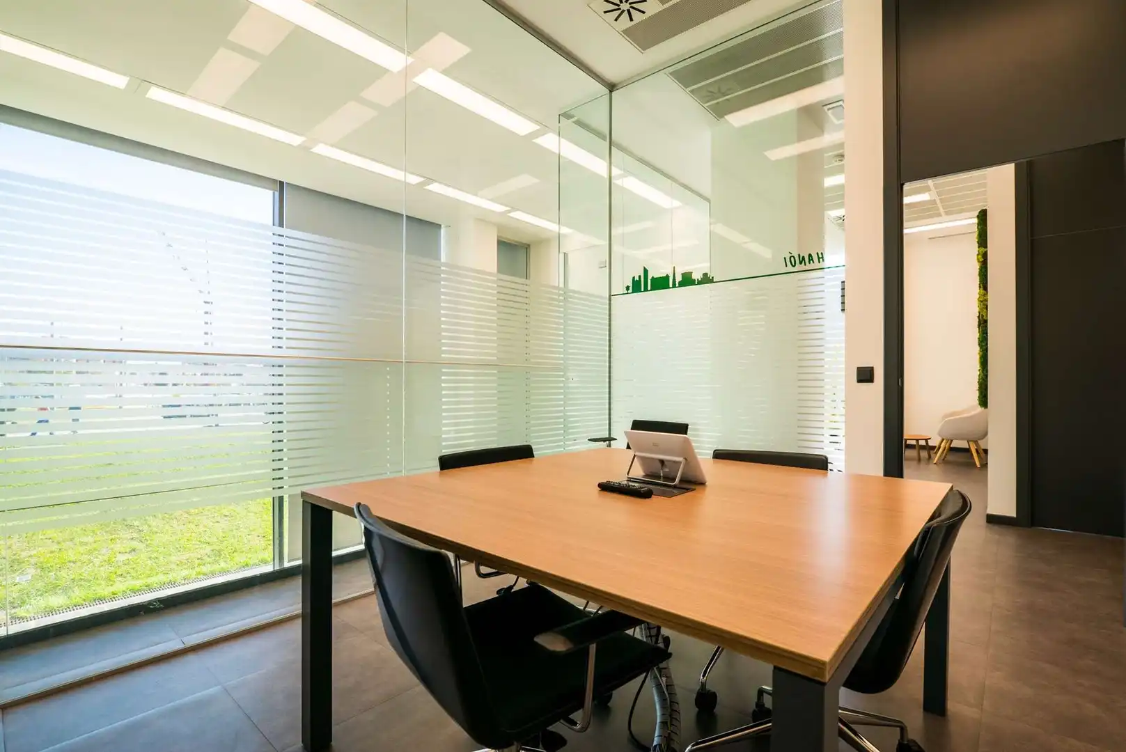 Oficina de alquiler en Cornellà de Llobregat con Aire acondicionado, Calefacción y Terraza