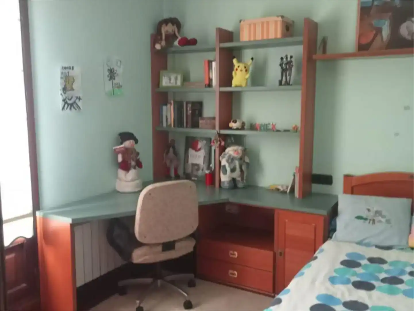 Habitación de Casa adosada en venta en Basauri 