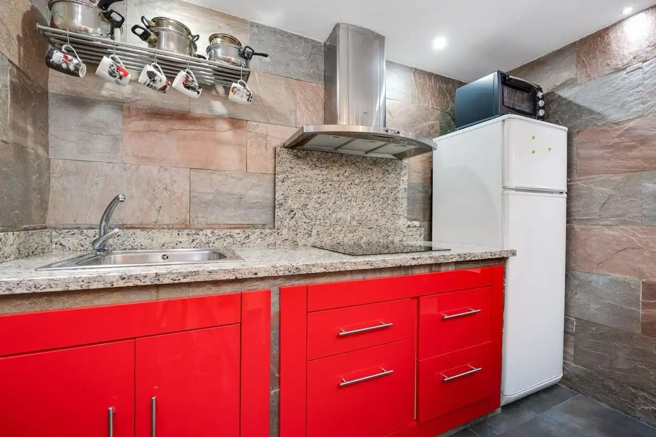 Cocina de Apartamento de alquiler en Torrevieja con Amueblado, Lavadora y Microondas