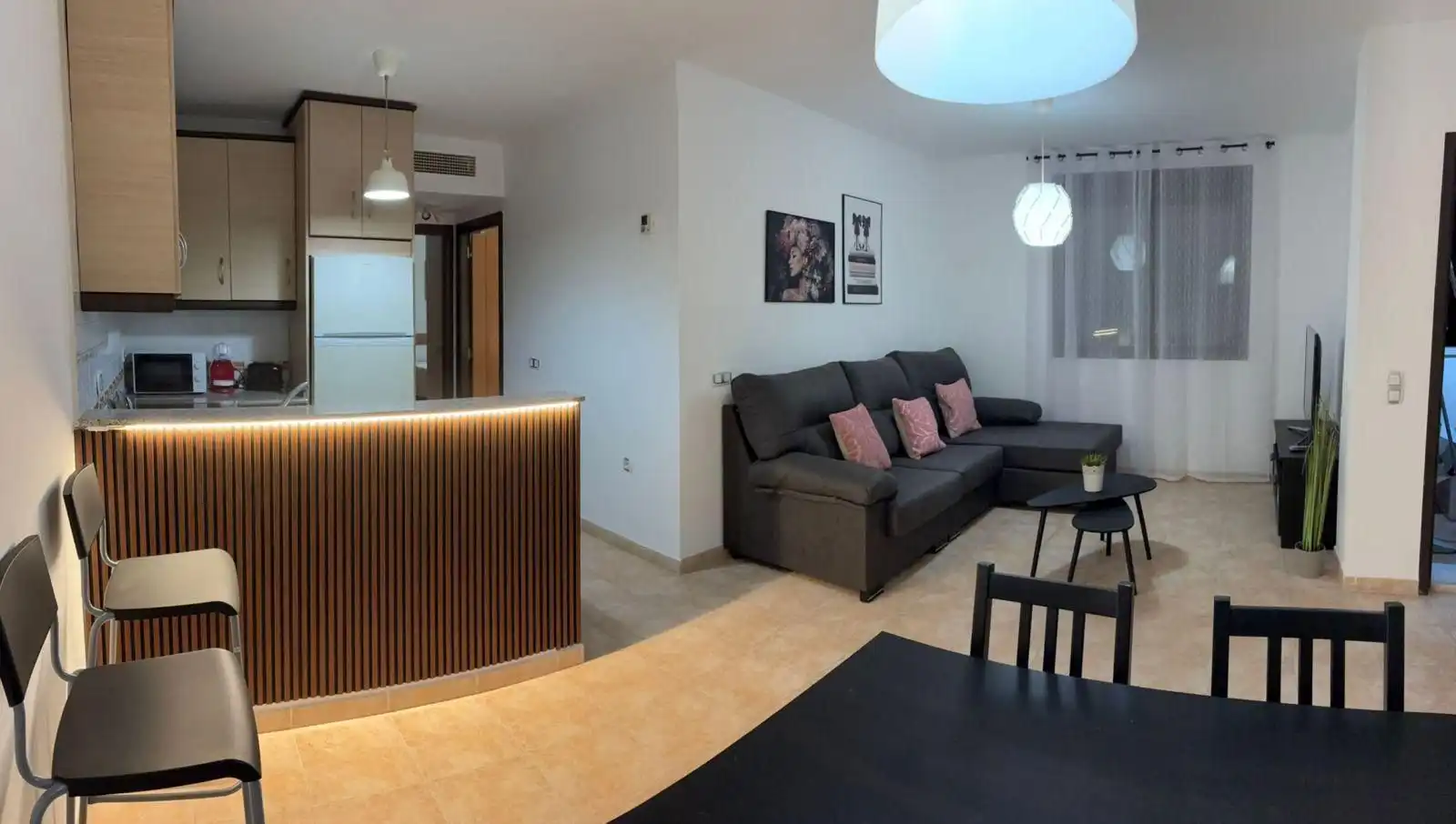 Sala de estar de Apartamento en venta en Águilas con Amueblado y Piscina comunitaria