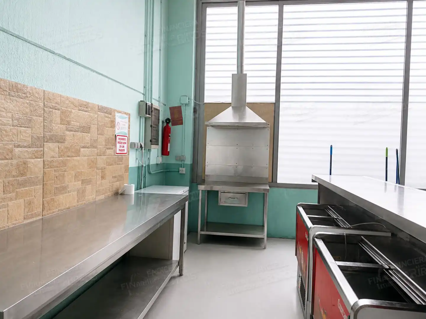 Cocina de Nave industrial en venta en Alcalá de Guadaira