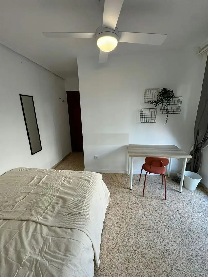Habitación de Piso para compartir en Valencia con Lavadora