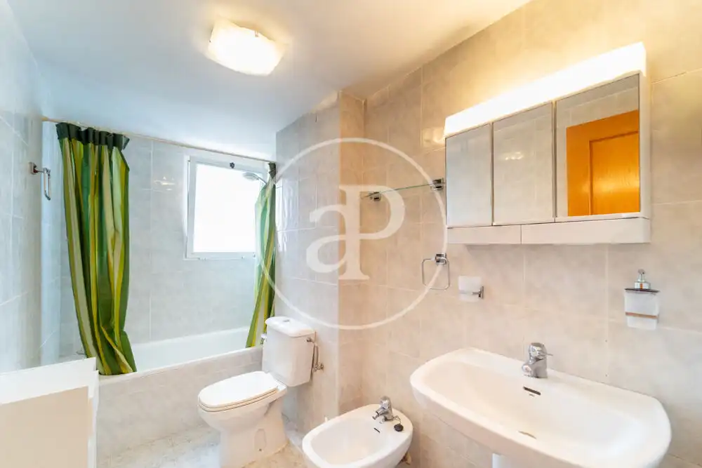 Bathroom of Flat for sale in Benidorm  with Air Conditioner, Heating and Terrace