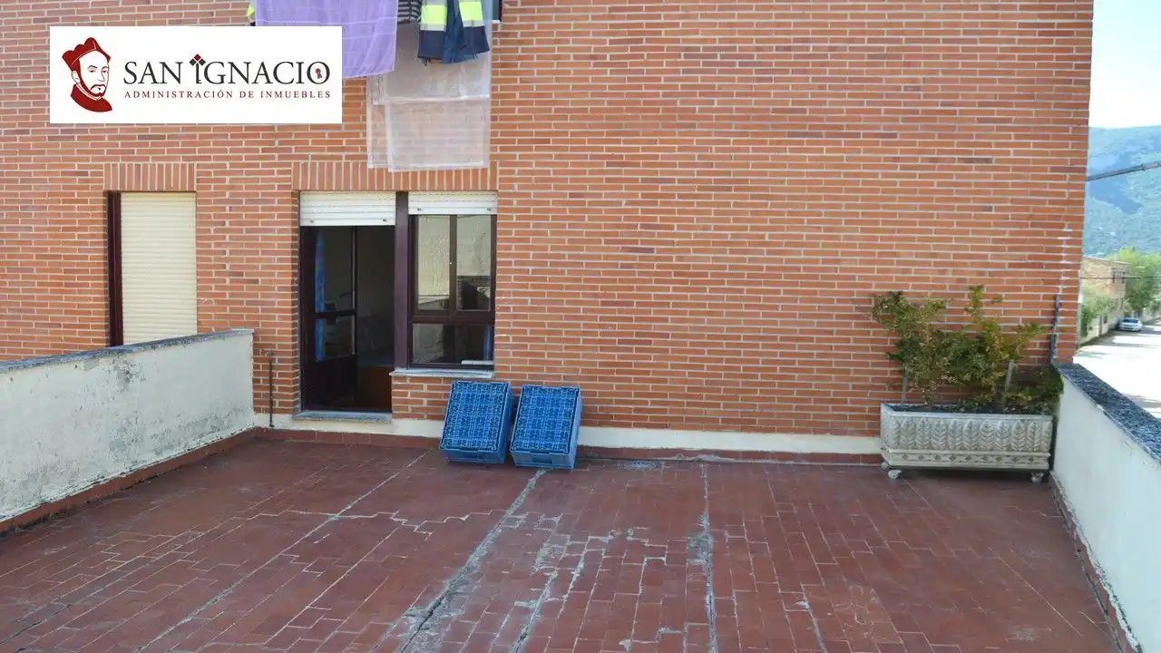 Terraza de Piso en venta en Trespaderne con Calefacción, Terraza y Trastero