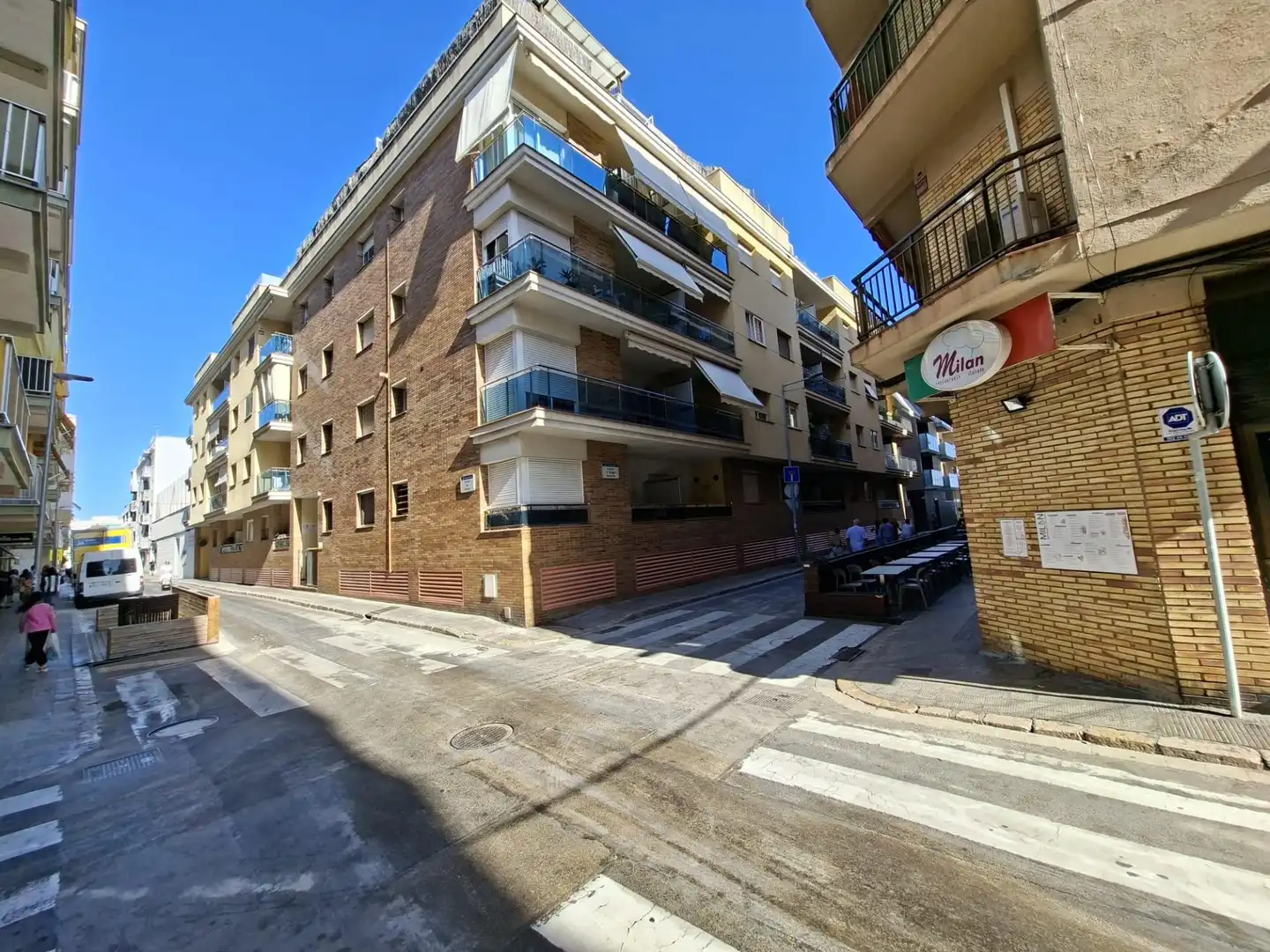 Außenansicht von Erdgeschoss zum Verkauf in Calafell mit Terrasse und Balkon