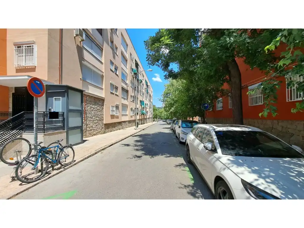 Vista exterior de Piso en venta en Madrid
