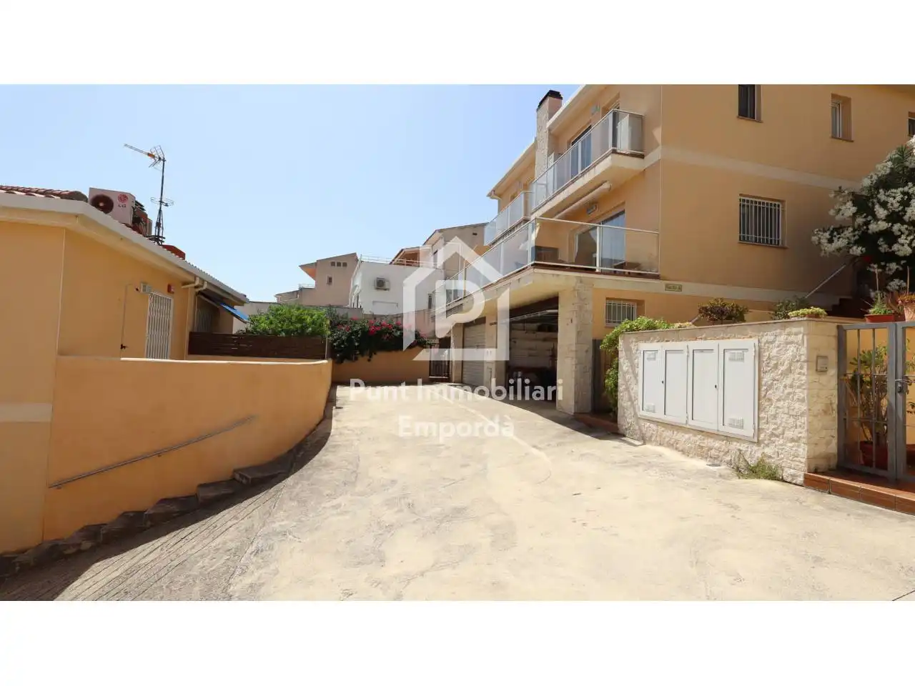 Exterior view of Detached homes for sale in Llançà  with Air Conditioner, Heating and Private garden