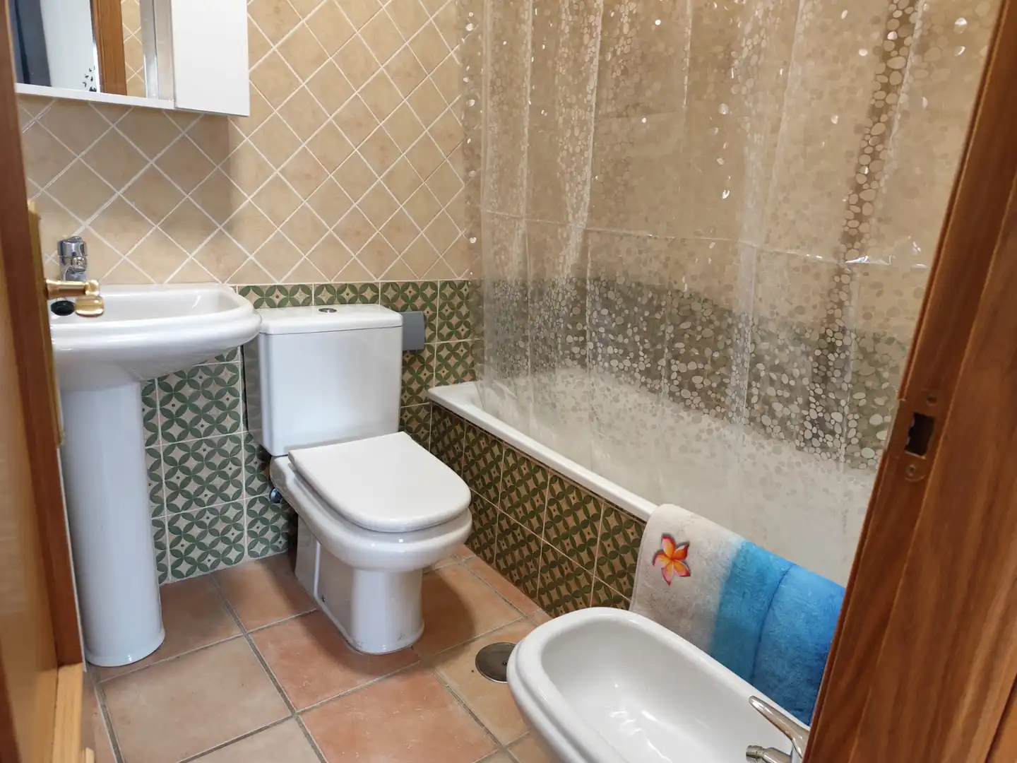 Baño de Casa adosada en venta en Lentegí con Aire acondicionado, Calefacción y Terraza