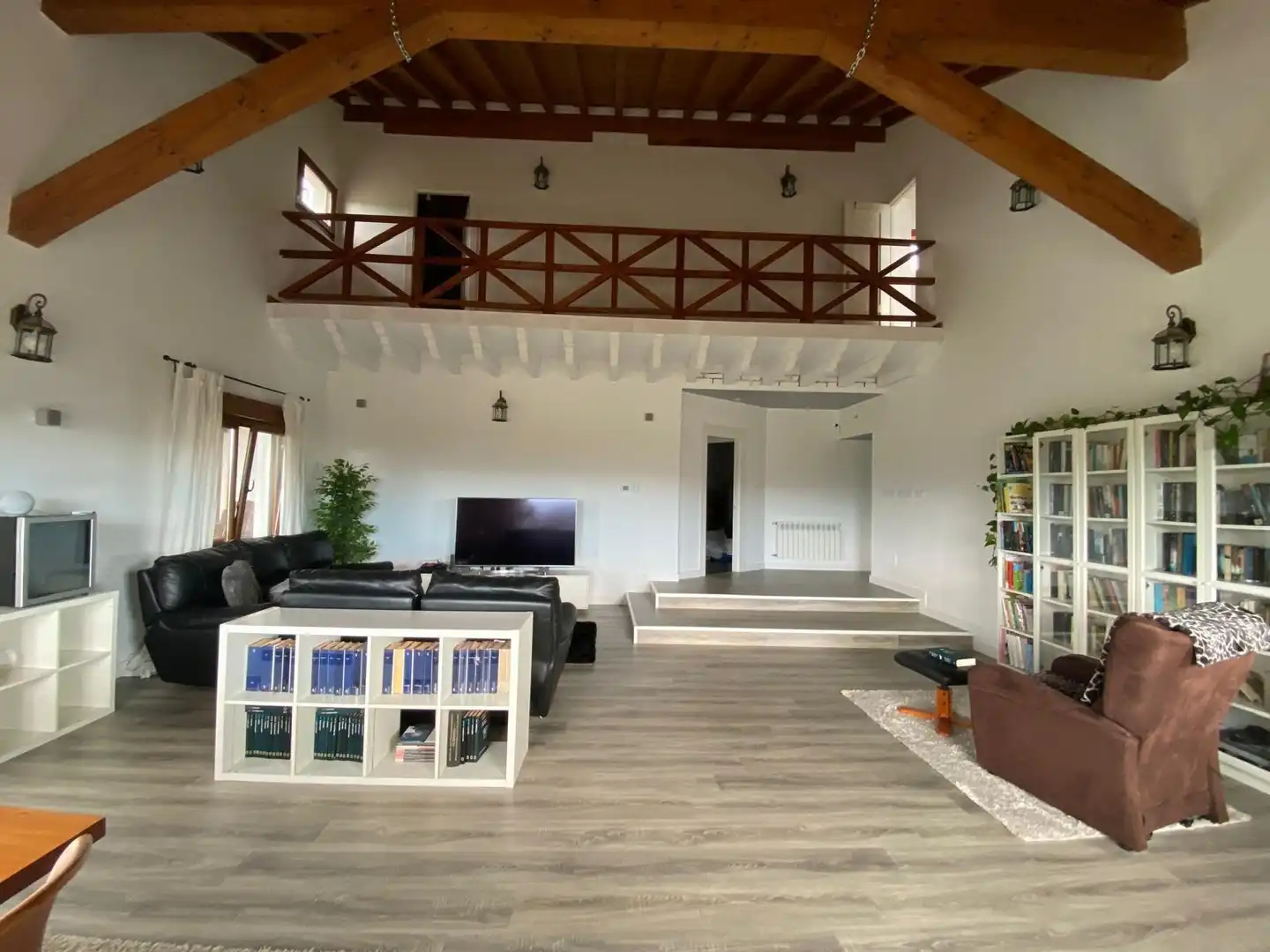 Sala d'estar de Casa o xalet en venda en Santillana del Mar amb Calefacció, Jardí privat i Terrassa