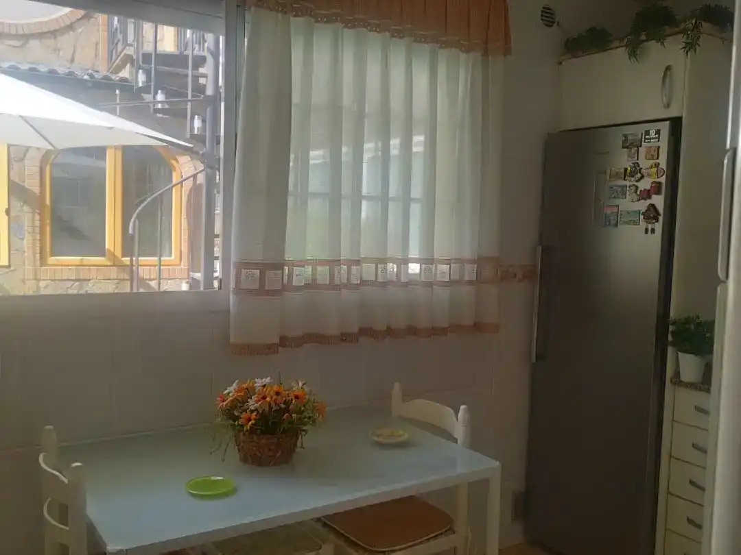 Cuina de Casa adosada en venda en Sant Vicenç Dels Horts amb Aire condicionat i Balcó