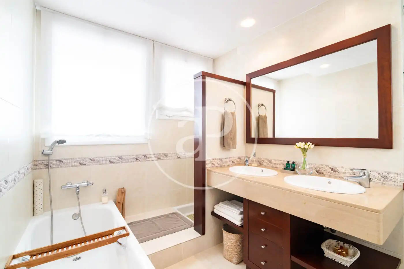Bathroom of Flat for rent in Barcelona  with Air Conditioner, Heating and Terrace