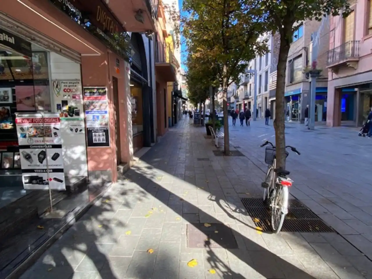 Local comercial de lloguer a Plaza Lluís Perpinyà, imagen 8