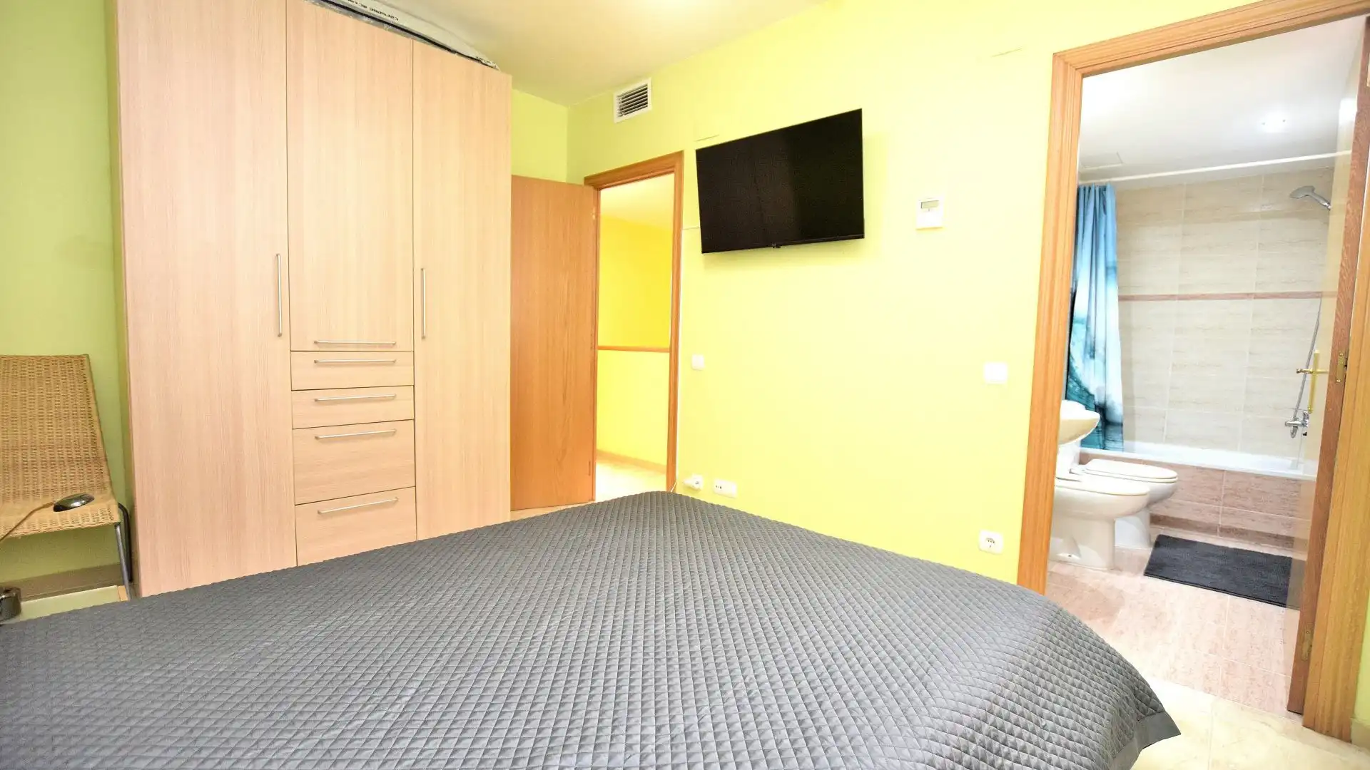 Habitación de Dúplex en venta en Salou con Aire acondicionado, Calefacción y Amueblado