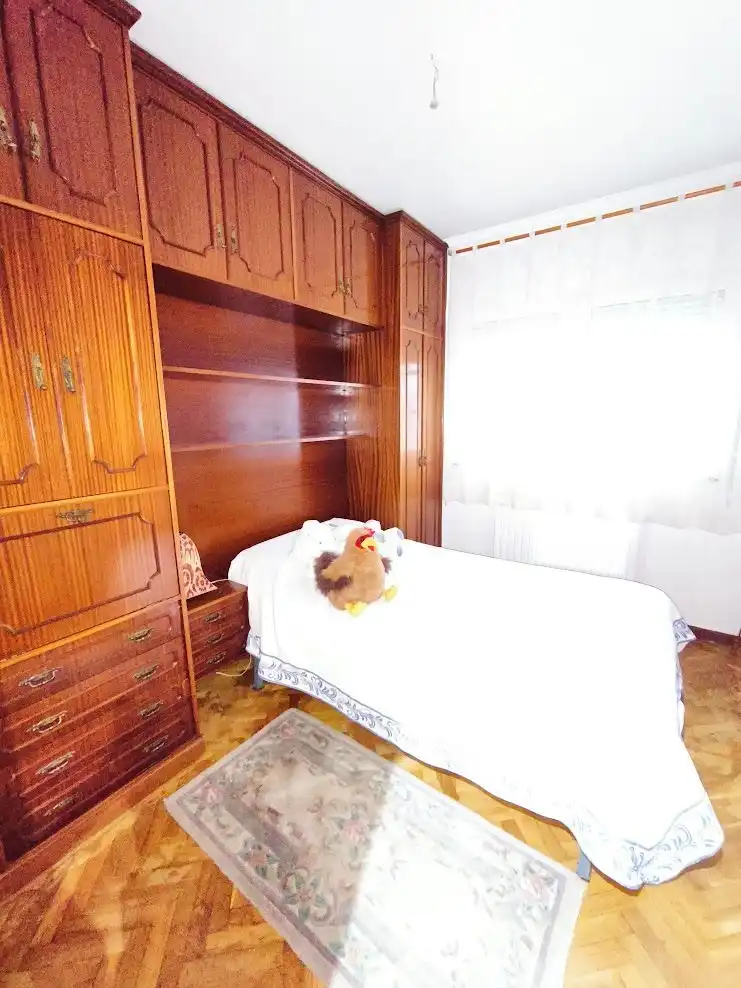 Dormitori de Casa o xalet de lloguer en A Coruña Capital  amb Calefacció, Jardí privat i Terrassa