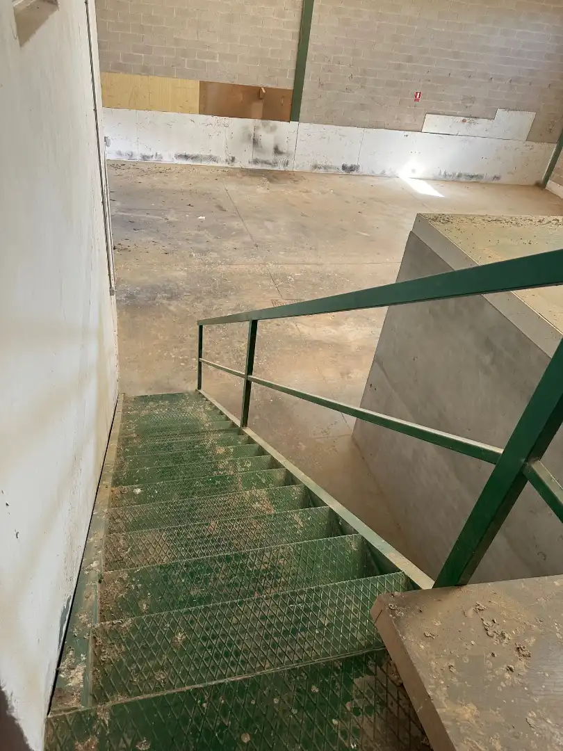 Aparcament de Nau industrial en venda en Cistérniga