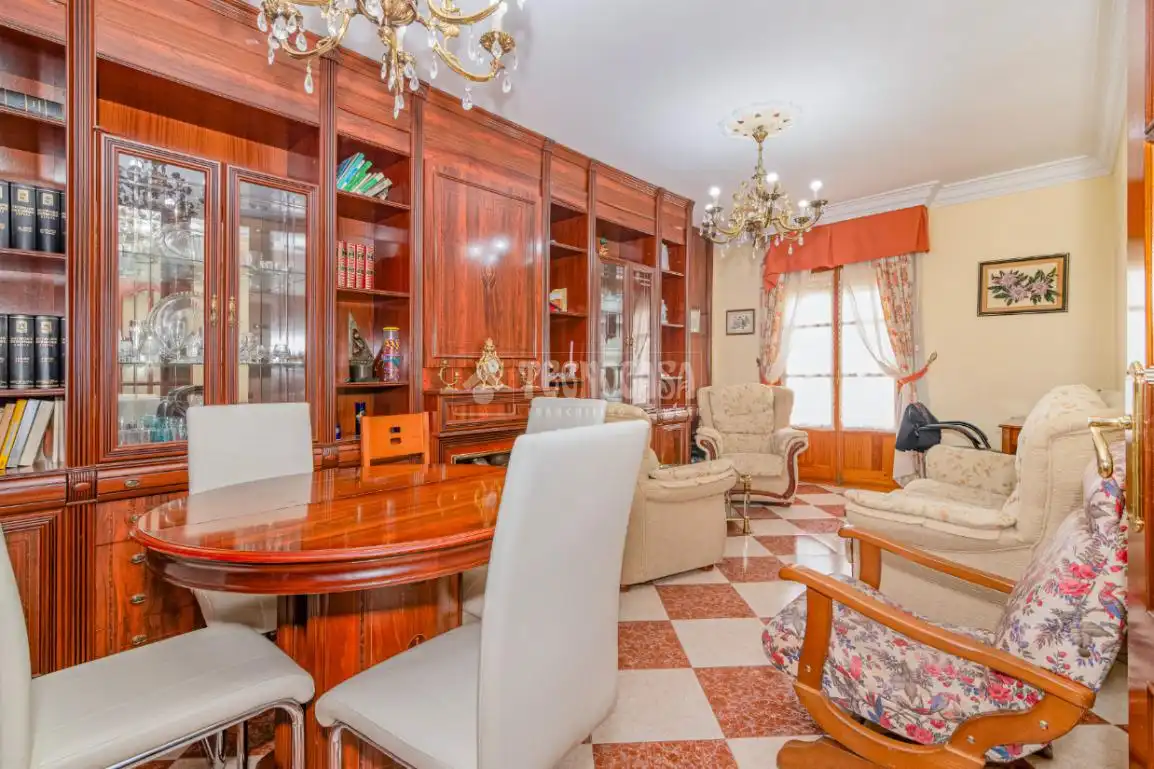 Sala de estar de Piso en venta en Lucena con Aire acondicionado, Amueblado y Balcón