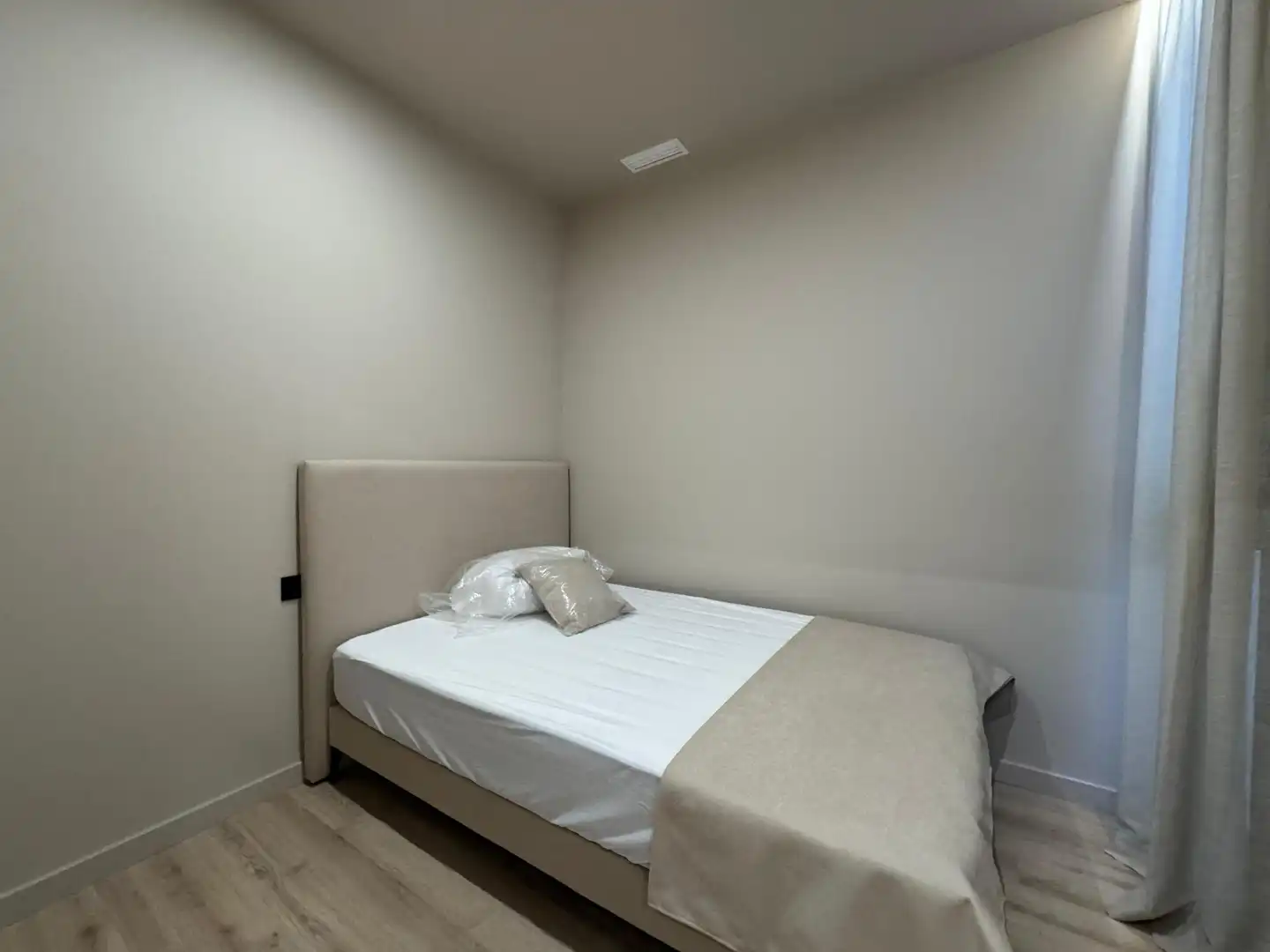 Schlafzimmer von Wohnung zur Miete in Badalona mit Klimaanlage, Heizung und Möbliert