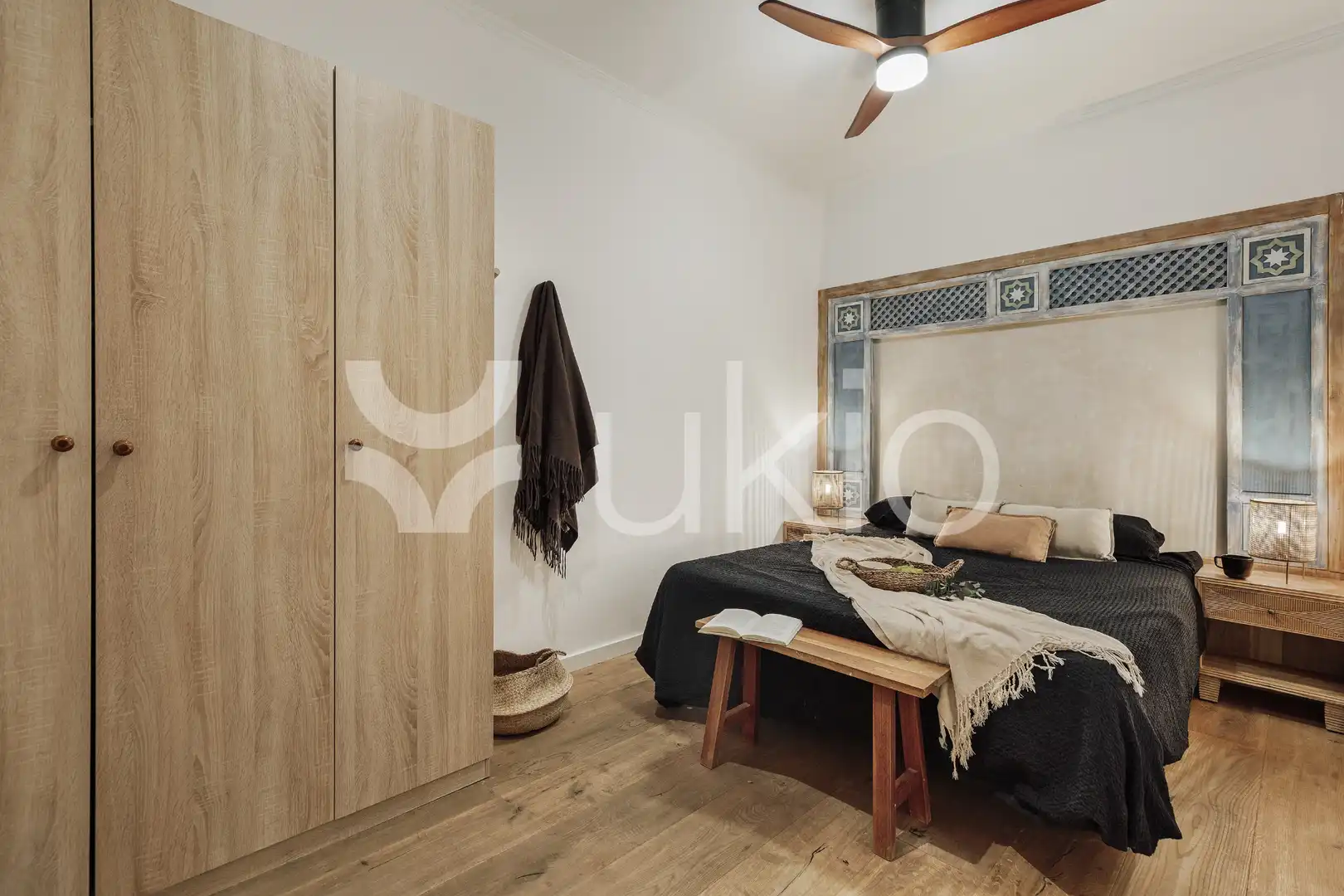 Habitación de Apartamento de alquiler en Barcelona con Calefacción, Amueblado y Horno