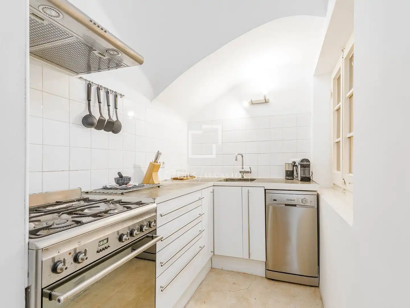 Kitchen of Flat for sale in Barcelona  with Air Conditioner, Terrace and Balcony