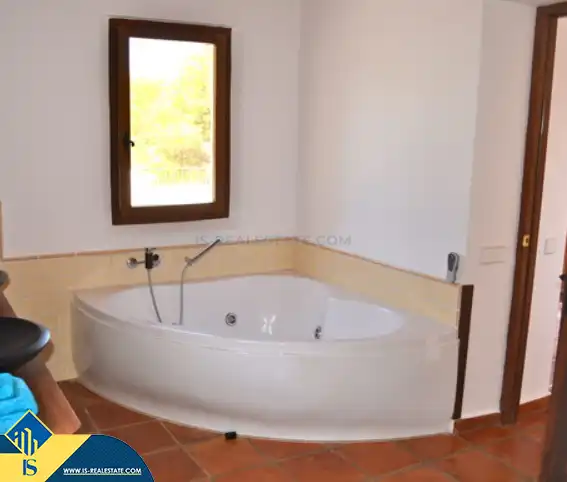 Baño de Casa o chalet en venta en Santa Eulària des Riu con Terraza, Piscina y Amueblado