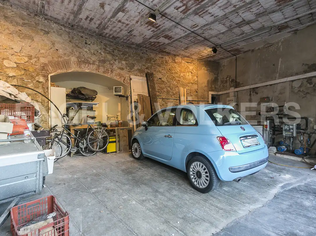 Parkplatz von Haus oder Chalet zum Verkauf in Barcelona mit Heizung, Terrasse und Abstellraum