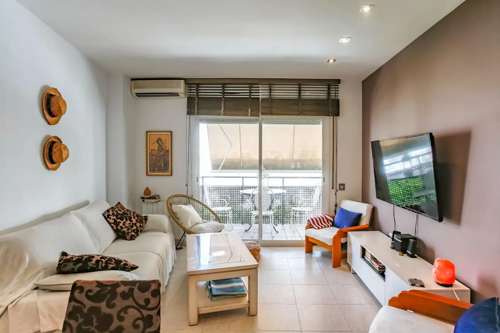 Living room of Flat for sale in Sitges  with Air Conditioner, Heating and Terrace