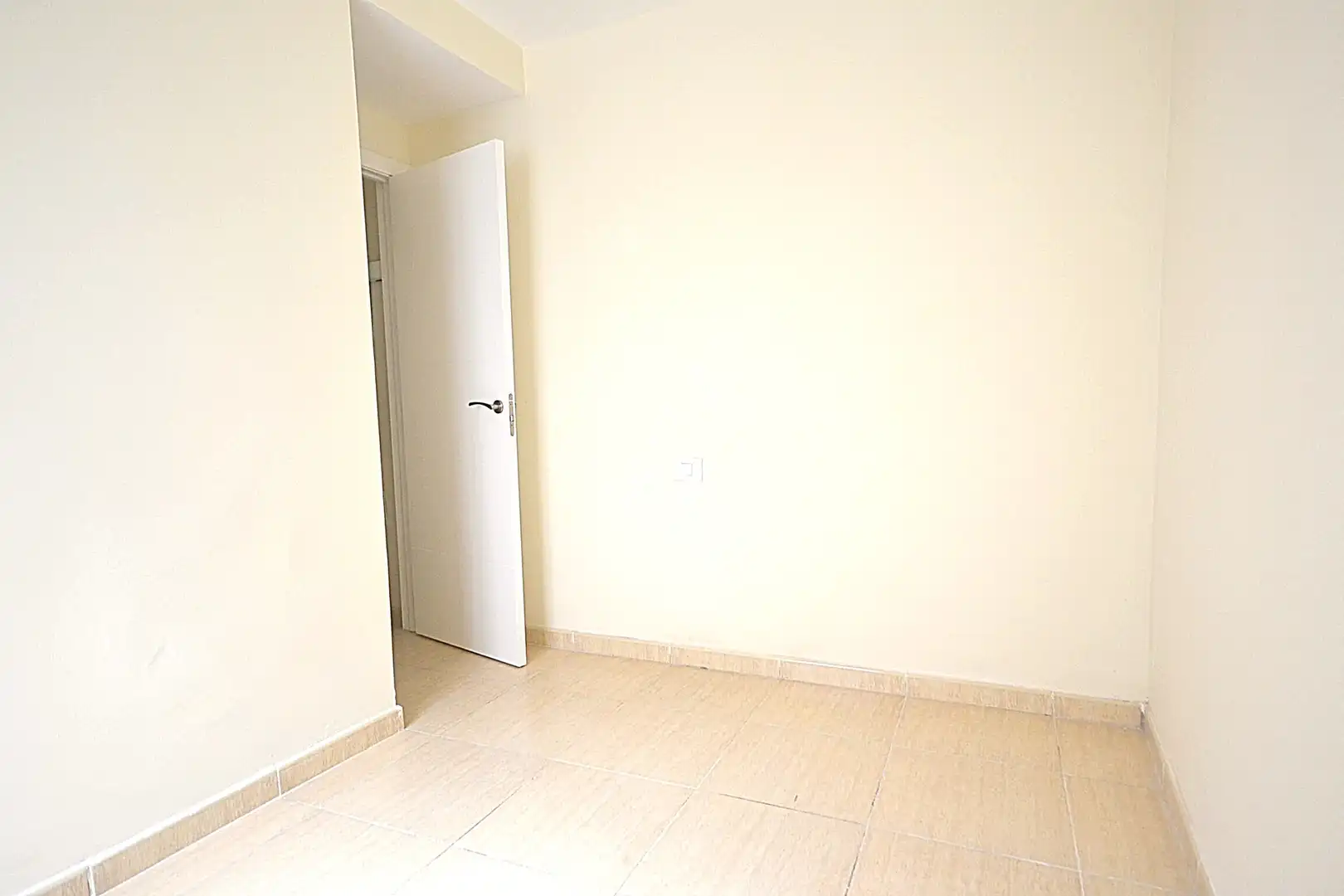 Habitación de Piso en venta en Granadilla de Abona con Amueblado y Balcón