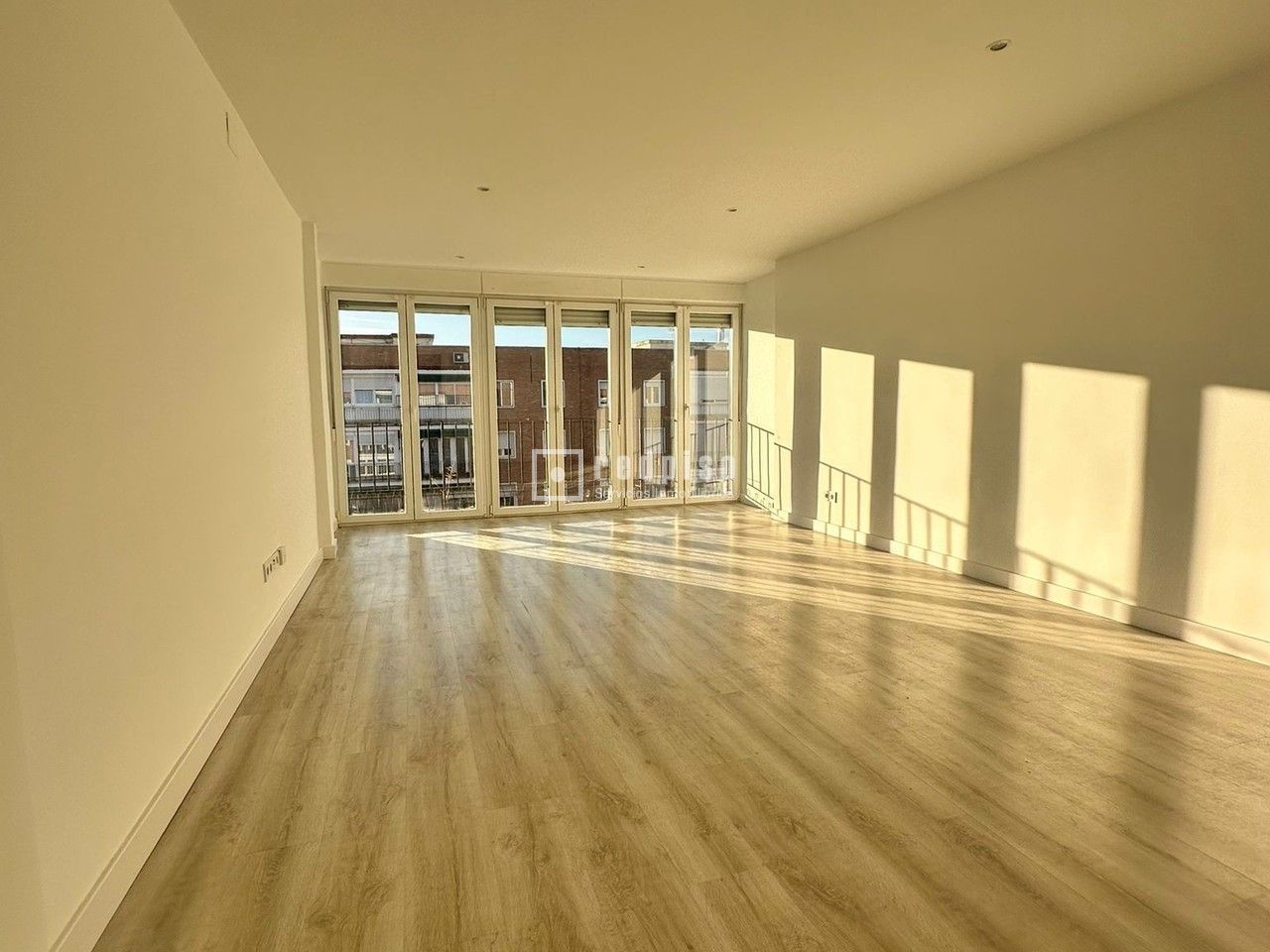 Sala d'estar de Pis de lloguer en  Madrid Capital amb Calefacció, Terrassa i Traster